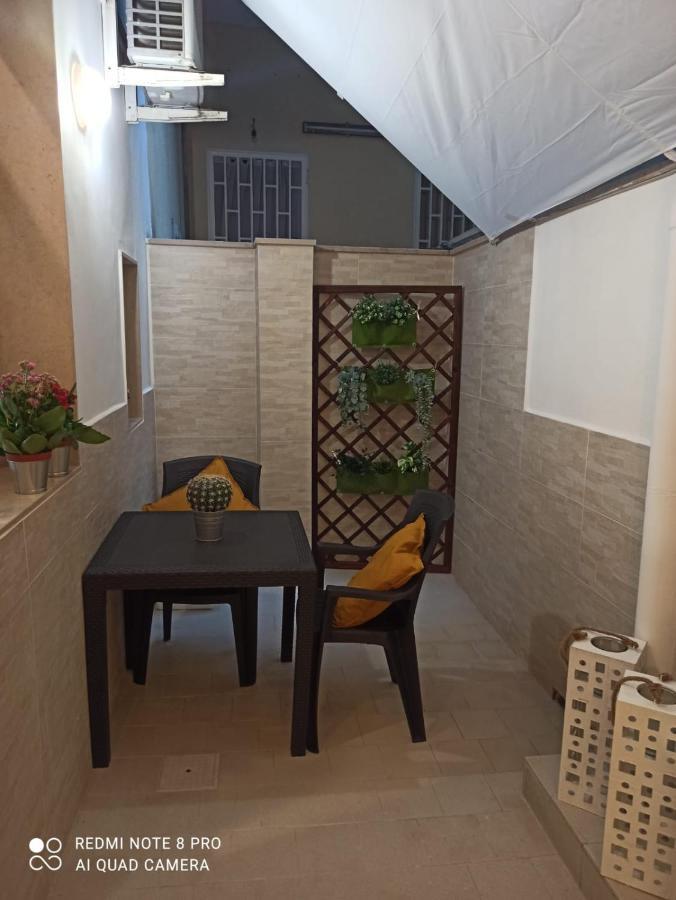 Appartamento Con Cortile A 30 Mt. Dal Mare Bari Bagian luar foto