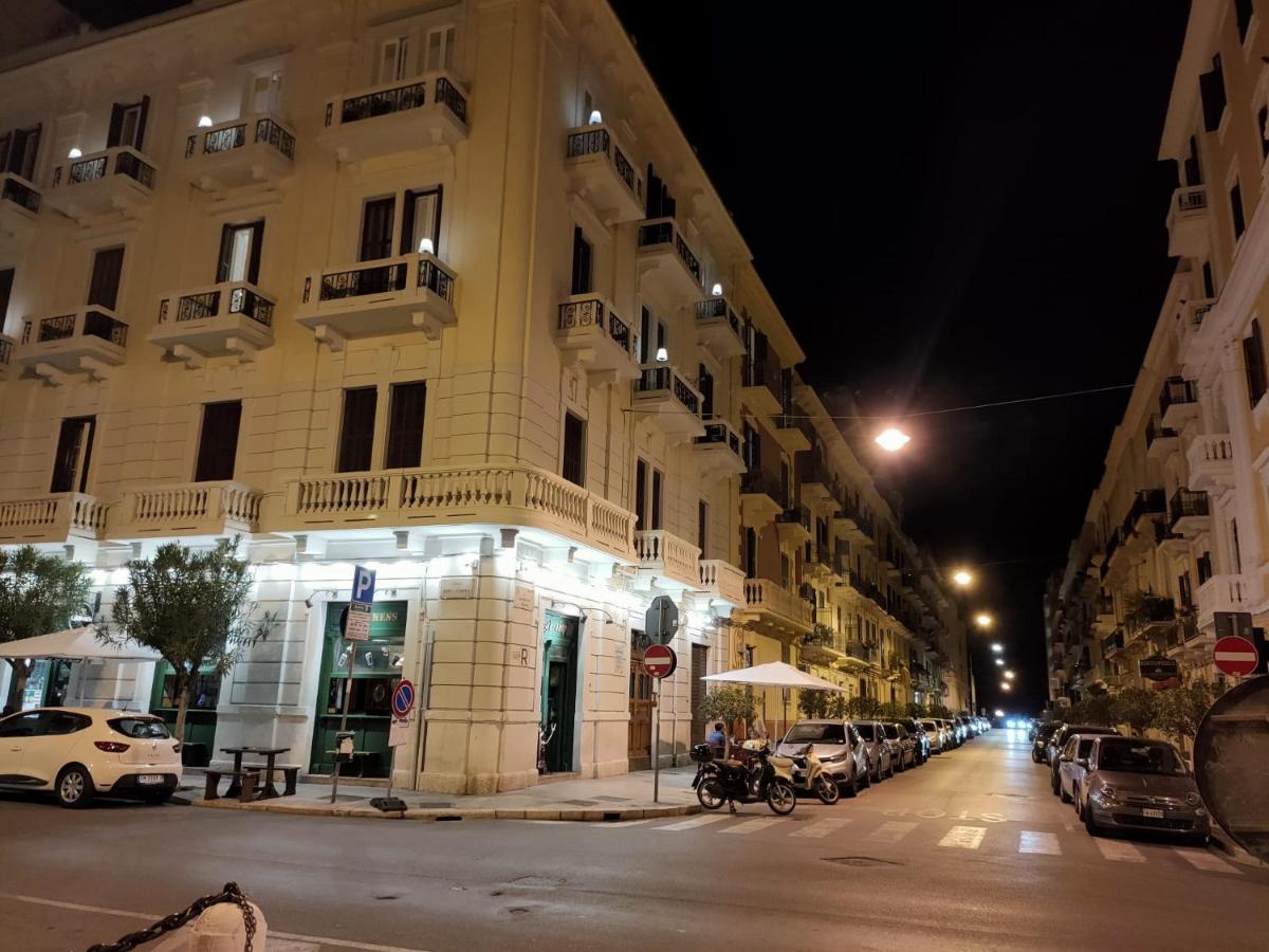 Appartamento Con Cortile A 30 Mt. Dal Mare Bari Bagian luar foto